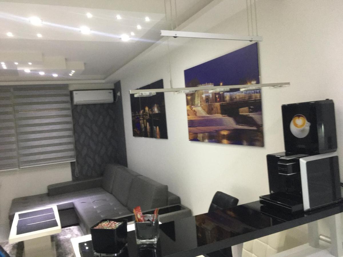 Ni Grey Apartment מראה חיצוני תמונה