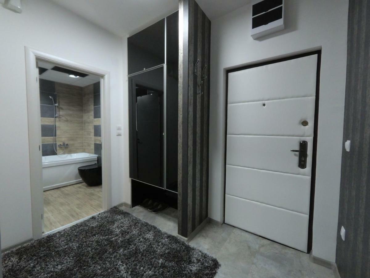 Ni Grey Apartment מראה חיצוני תמונה